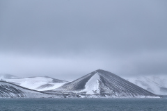 Deception Island, inne I kalderan